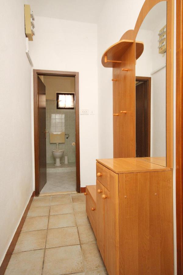 Family Friendly Seaside Apartments Vlasici, Pag - 4319 Exteriér fotografie